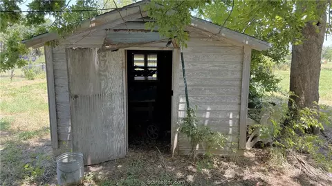416 E Jack St, Bremond, TX 76629 photo 9