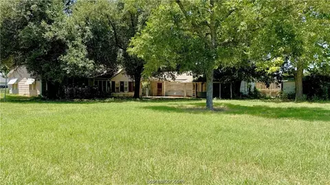 416 E Jack St, Bremond, TX 76629 photo 5