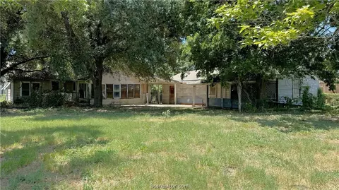 416 E Jack St, Bremond, TX 76629 photo 4