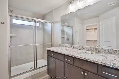 Bath - 2801 Messenger Way, Bryan, TX 77803 photo 1 of 2