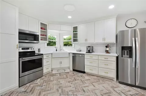 400 N E, Bryan, TX 77801 photo 6