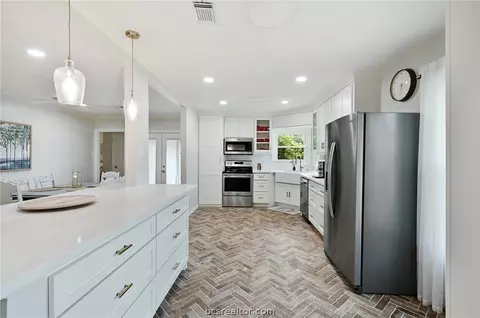 400 N E, Bryan, TX 77801 photo 7