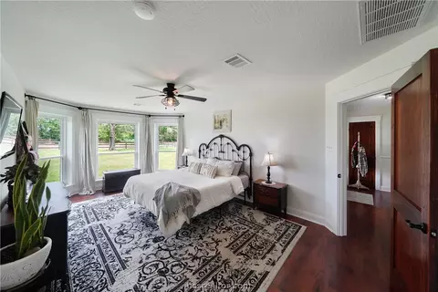 Bedroom - 38279 Fm 1488 Rd, Hempstead, TX 77445 photo 2 of 3
