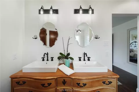 Bath - 38279 Fm 1488 Rd, Hempstead, TX 77445 photo 3 of 4