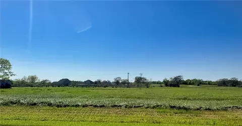 10069 Panther Creek Dr, Iola, TX 77861