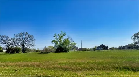 10071 Hidden Pond Dr, Iola, TX 77861