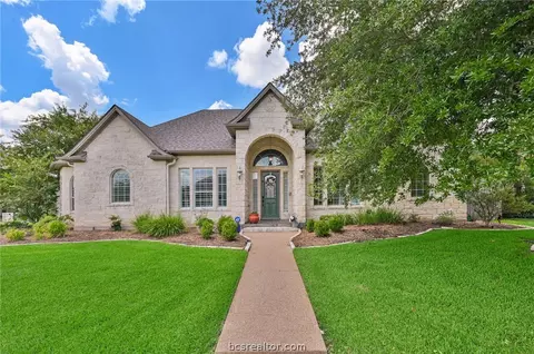 830 Pine Valley Dr, College Station, TX 77845