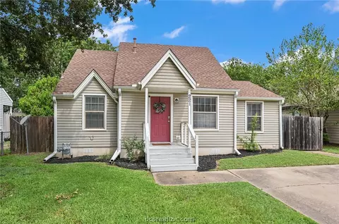 221 Sterling St, College Station, TX 77840