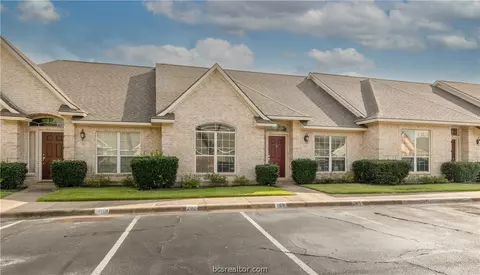 108 Fraternity Row, College Station, TX 77845