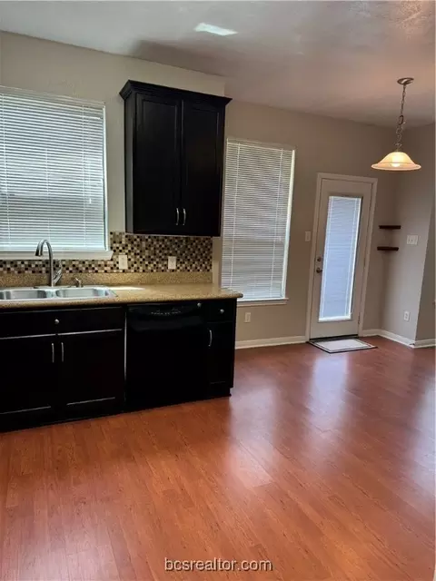 1990 Mountain Wind Ct, Bryan, TX 77807 photo 8