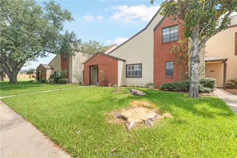 107 Briar Ridge Dr, Bellville, TX 77418