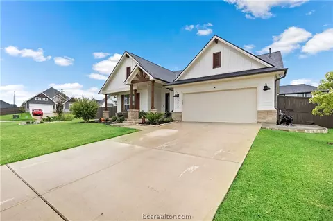 5014 Greyrock Dr, Bryan, TX 77802 photo 2