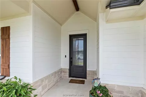 5014 Greyrock Dr, Bryan, TX 77802 photo 3
