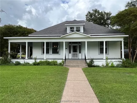 218 Julia St, Navasota, TX 77868