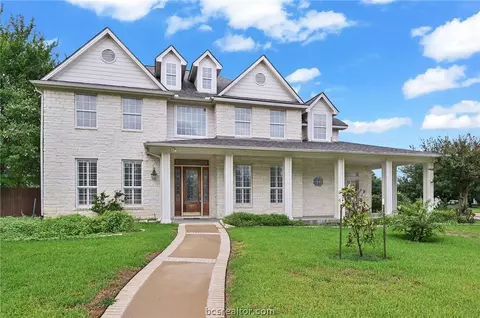 5205 St Andrews Dr, College Station, TX 77845