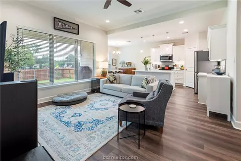 2864 Messenger Way, Bryan, TX 77803