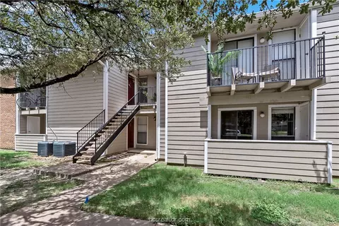 1901 Holleman Drive W 215, College Station, TX 77840