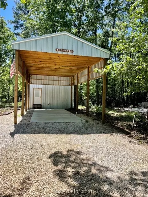 919 Brackenridge Dr, Livingston, TX 77351