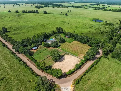 1198 Henry Prairie Church Rd, Franklin, TX 77856