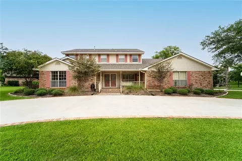 2369 W Briargate Dr, Bryan, TX 77802
