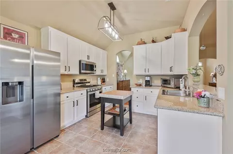 1693 Summerwood, Bryan, TX 77807 photo 9