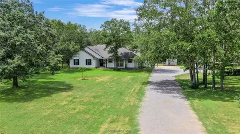 6203 Hurta Ln, Bryan, TX 77808