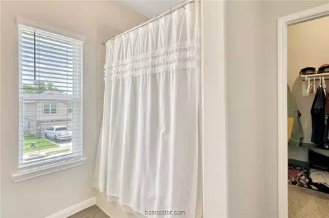 Bath - 4716 Nopalitos Way, Bryan, TX 77807 photo 3 of 4