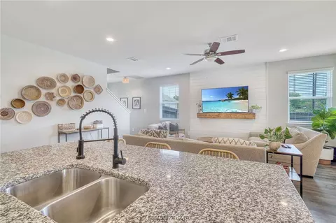 Kitchen - 4716 Nopalitos Way, Bryan, TX 77807 photo 4 of 4