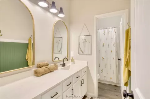 Bath - 4716 Nopalitos Way, Bryan, TX 77807 photo 4 of 4