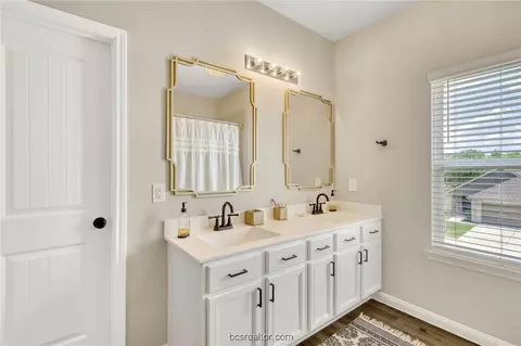 Bath - 4716 Nopalitos Way, Bryan, TX 77807 photo 2 of 4