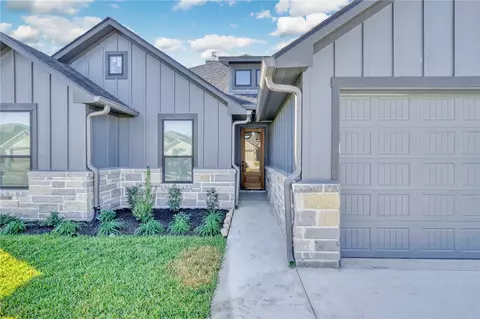 2811 Bombay, Bryan, TX 77808 photo 4