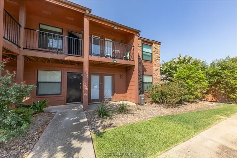 904 University Oaks Boulevard 149, College Station, TX 77840