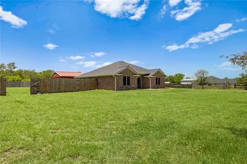 1 Raven Dr, Bryan, TX 77808 photo 4