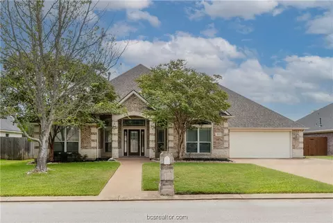 302 Sapphire Dr, College Station, TX 77845