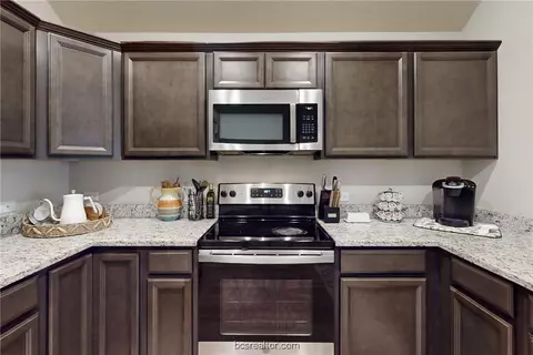 3714 Mckenzie St, Bryan, TX 77803 photo 5