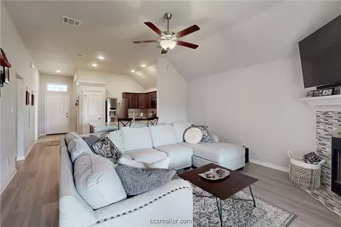3714 Mckenzie St, Bryan, TX 77803 photo 10
