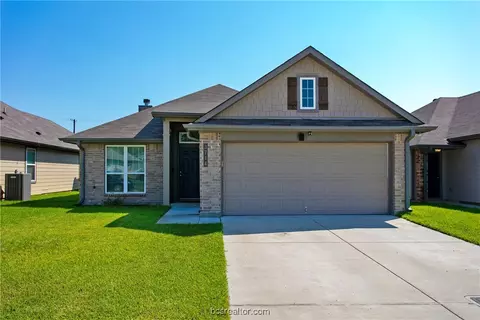 3714 Mckenzie St, Bryan, TX 77803