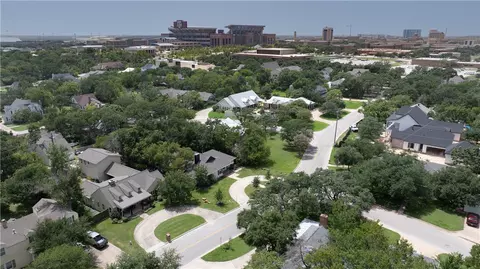 204 Pershing, College Station, TX 77840