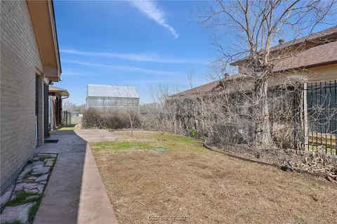 2211 Windsor Dr, Bryan, TX 77802 photo 14