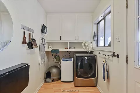 2211 Windsor Dr, Bryan, TX 77802 photo 9