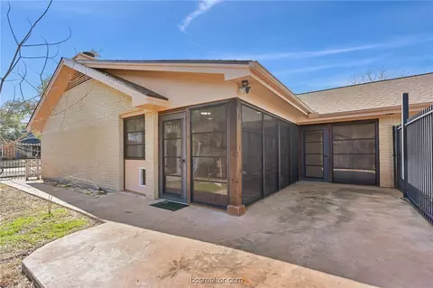 2211 Windsor Dr, Bryan, TX 77802 photo 16