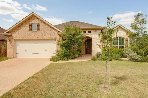 3040 Archer Cir, Bryan, TX 77808