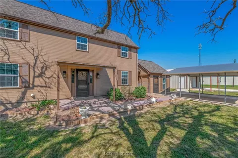 18 Deerfield Dr, Hilltop Lakes, TX 77871