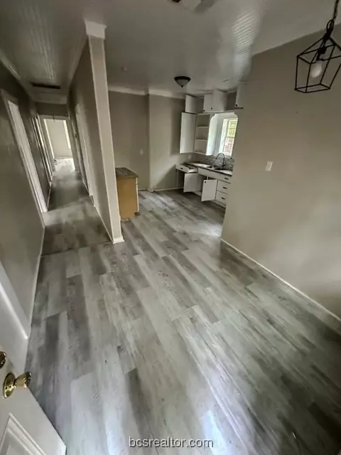 Entry Way - 900 E 24th St, Bryan, TX 77803 photo 1 of 2