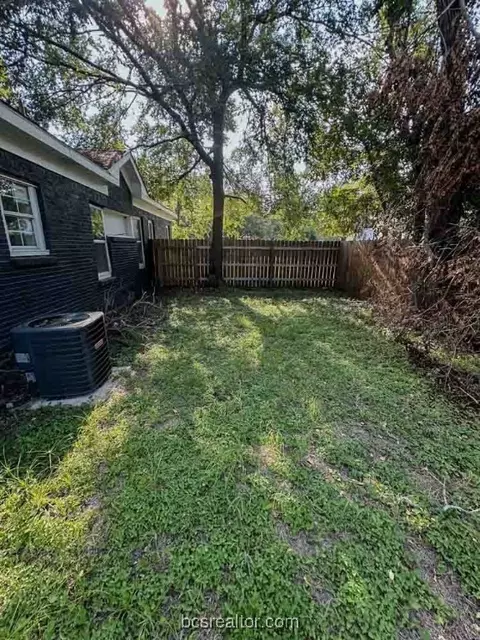 Exterior - 900 E 24th St, Bryan, TX 77803 photo 3 of 6