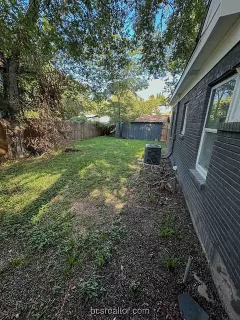 Exterior - 900 E 24th St, Bryan, TX 77803 photo 2 of 6