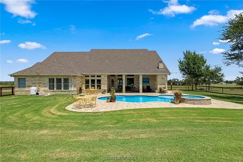 1701 Starlight, Cameron, TX 76520 photo 10