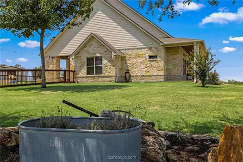 1701 Starlight, Cameron, TX 76520 photo 5