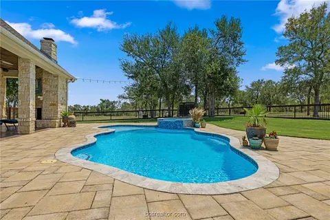 1701 Starlight, Cameron, TX 76520 photo 12