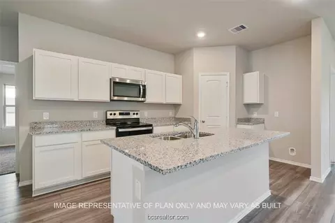 232 Blanco Dr, Huntsville, TX 77340